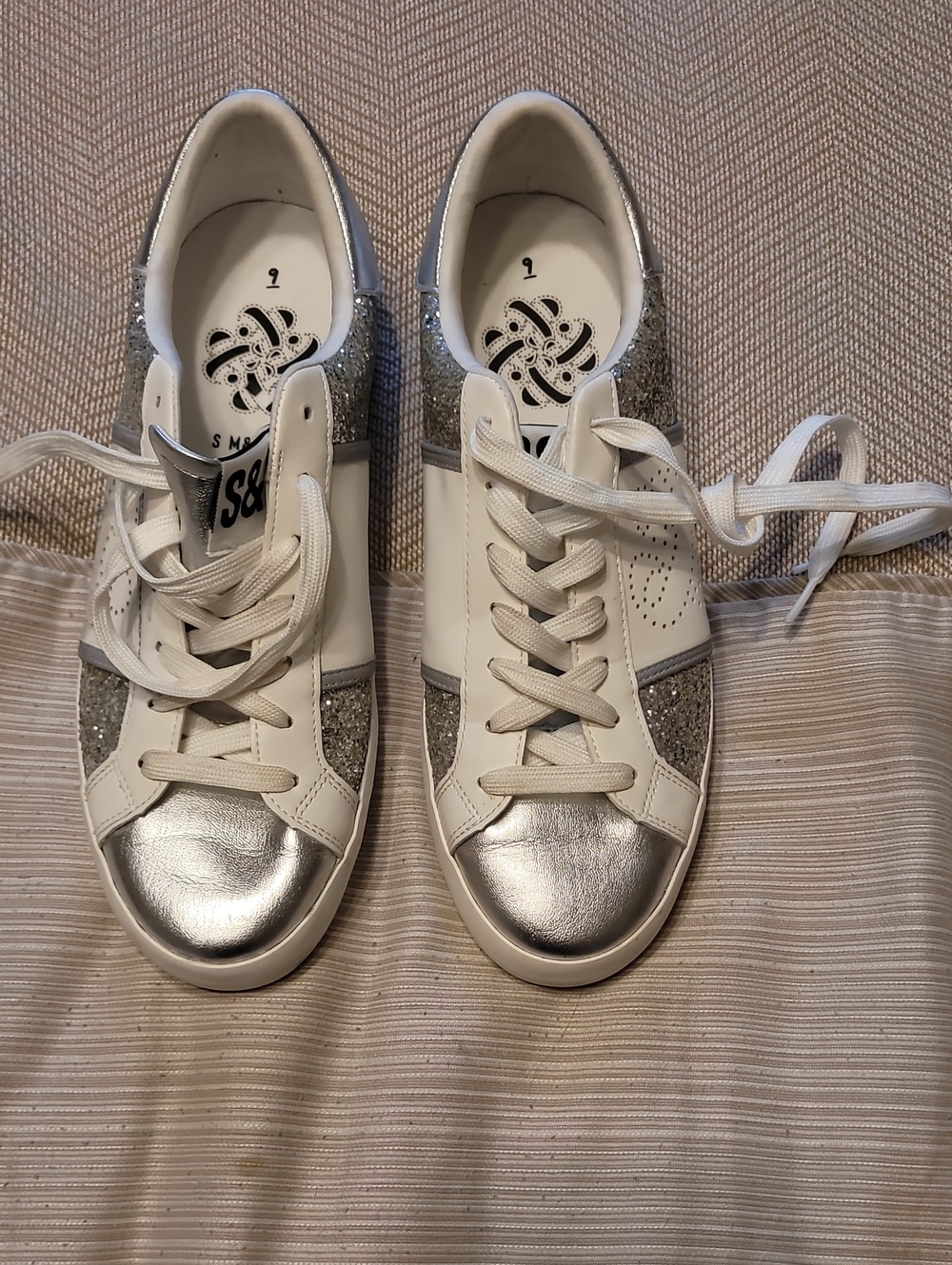 Sam & Libby Women's White and Silver Lace-Up Sneakers